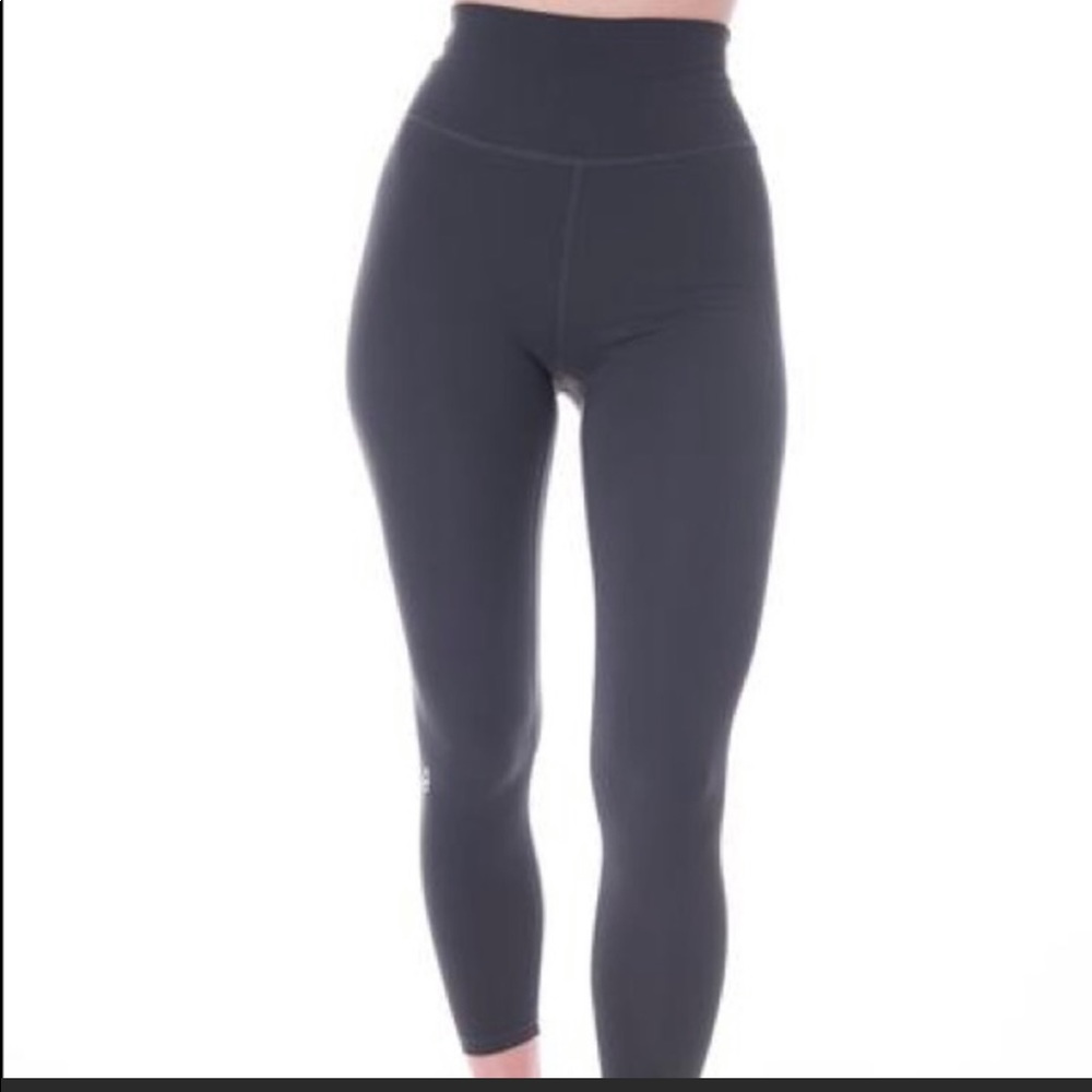 P’tula Alainah Alure II- 23” Charcoal Gray